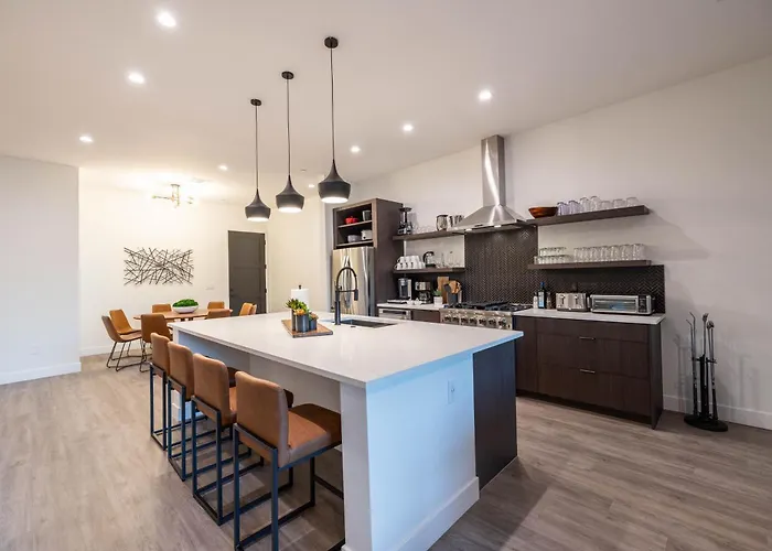 3 Bedrooms Scottsdale