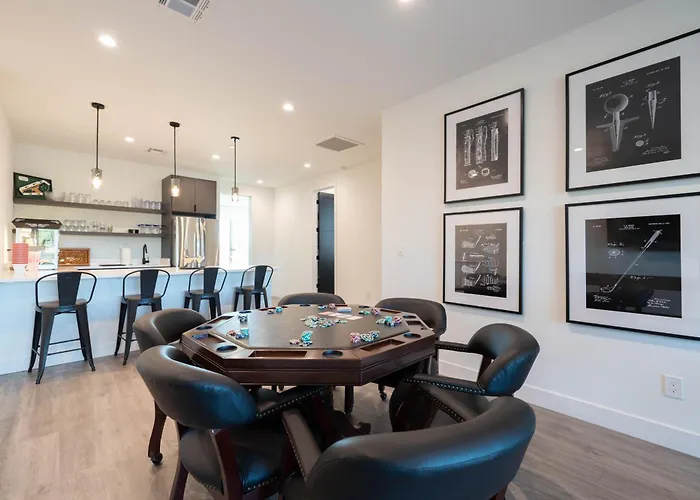 3 Bedrooms Scottsdale