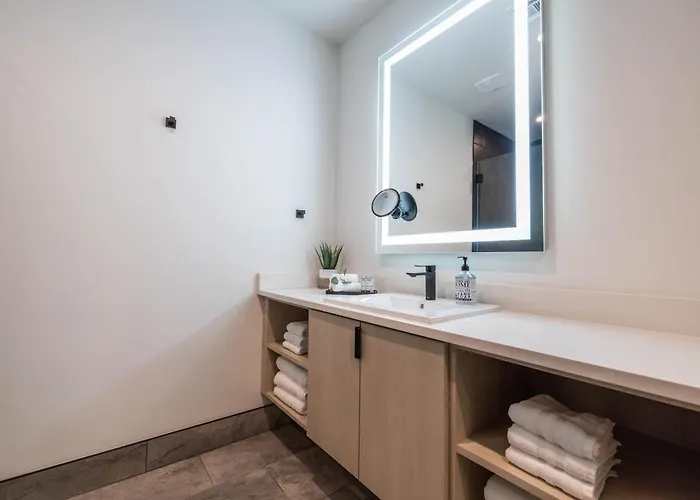 3 Bedrooms Scottsdale