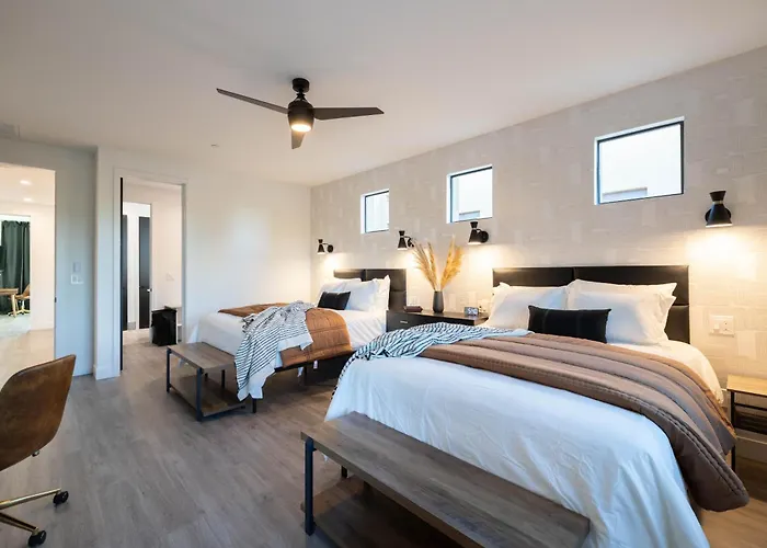 3 Bedrooms Scottsdale